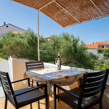 Pende 3122 Pensión 3*