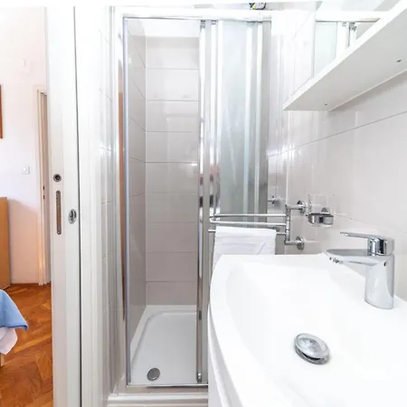 בית הארחה Pende 3122